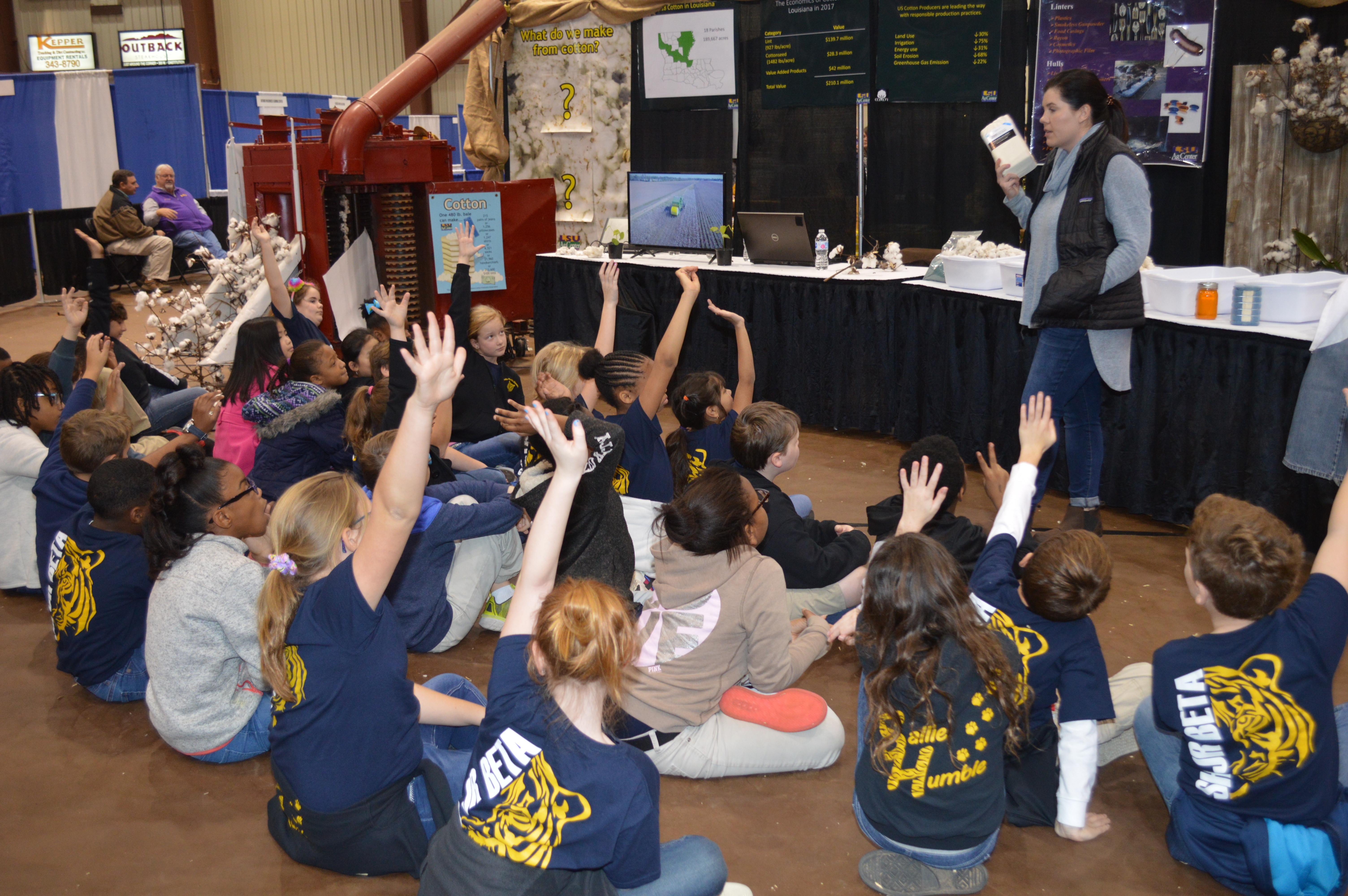 Kids flock to AgCenter exhibits at Ag Expo
